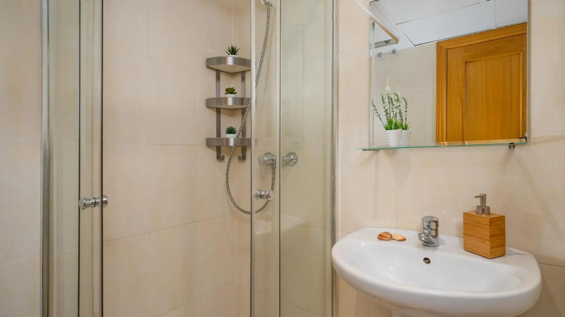 Nice Apartments 20 Meters From The Beach Fuengirola Spain